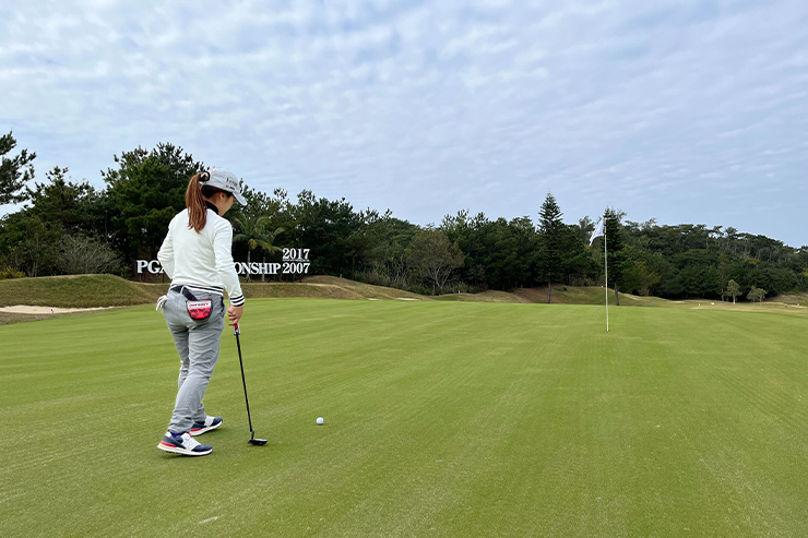 ゴルフを楽しむまっちー